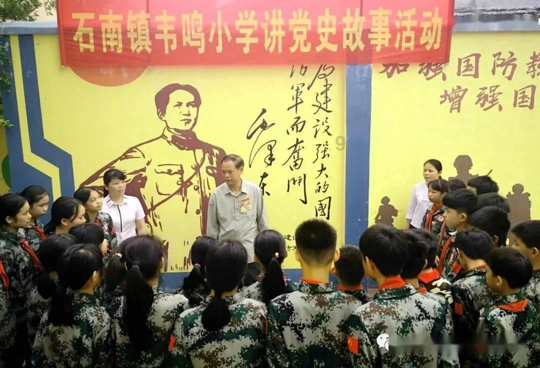 这样的柯基犯错误了,你忍心吵它吗?